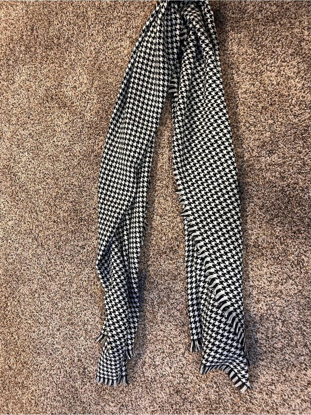 Black and White Houndstooth Scarf